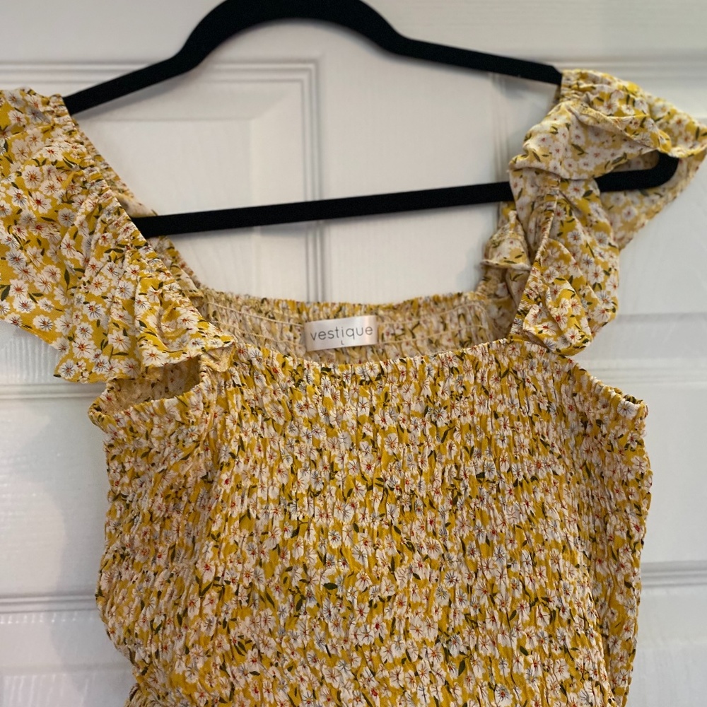 Vestique Yellow Scrunch Crop Top
